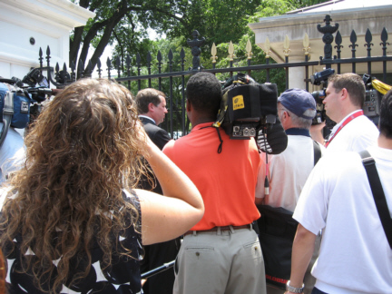 Cities for Peace Joe Moore at Gate-web.jpg